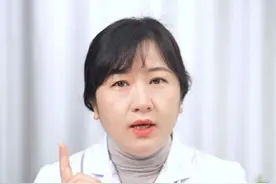 孩子爱夹腿，用被子蹭私处，可能是夹腿综合征！家长要正确引导。#抖出健康知识宝藏 #夹腿综合征 #育儿经验分享 #医学科普 #家长必读视频封面