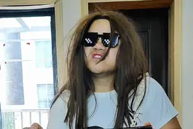 兄弟们到让还是不让？#亮证姐#奔驰女司机#搞笑视频