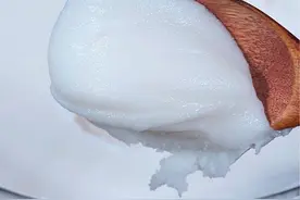 猪油到底怎样熬才会又白又没有腥味，今天这个方法你可要收藏保存好，回家试一试#熬猪油怎么熬又亮又好吃 #熬猪油 #手工熬制