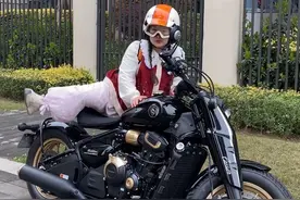 这是一台我1.8米身高都能骑的大排车~#南方小土豆 #赛科龙Ra600 #摩托车