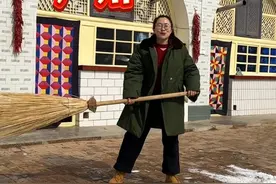 我要出一趟远门，我要去一趟从来不下雪的地方，我要去听Ai讲座，我要去提升一下自己！感谢我的朋友，带我走出“双水村”去大城市看一看！走之前婆婆一再叮咛嘱咐，别被人骗了，有没有钱……广州，我来啦！#广州 #Ai #平凡的世界视频封面