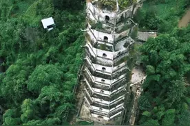 富顺回澜塔，你有去过吗？感谢@不会航拍的柒柒 提供航拍素材#自贡 #富顺 #抖出你的家乡 #历史古迹 #旅行推荐官视频封面