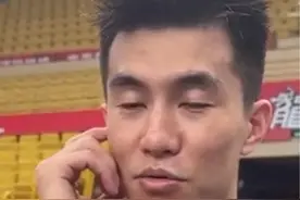 郭艾伦再现爆笑采访 风采不减当年 艾伦：辽篮的队友们要给我买车买房，还要给我娶媳妇儿#辽宁男篮 #郭艾伦 #看一次笑一次 #爆笑采访 #有趣的灵魂