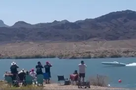 水面欢愉下的致命危机 #危险动作请勿模仿 #惊险刺激 #极限运动 #惊险时刻 #安全警示