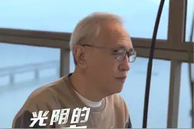 时光不语自清浅，岁月无言亦安然。听完你的青春回来了吗？#罗大佑 #光阴的故事 #钢琴演奏 #青春 #好听的音乐总是触动人的心灵视频封面