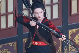 李沁拍戏专业射箭威武霸气#李沁视频封面