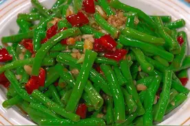 很多人在家做豆角不是变黄了就是没熟，以后像我这样做个凉拌豆角，酸辣开胃，清脆又爽口#凉拌菜 #家常菜 #凉拌豆角视频封面