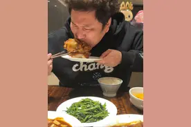 红烧牛窝骨，麻婆豆腐牛脊髓，蒜蓉空心菜 #起来搞点夜点心778