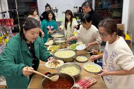 归家有爱，我们回来了#娥家班 #娥哥随拍 #忘年交 #娥哥的兄弟们@娥哥日常 @娥嫂视频封面