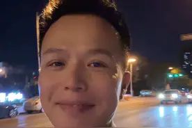 秋天给你的感觉是什么呢？ 我的童年在山区，儿时秋天家家户户都在秋收忙碌， 刚踏入社会的秋天在异乡拼搏努力，有凄凉也有收获，此刻的秋天，我五味杂成！想努力突破自己，紧迫感#致每一个努力奔跑的人 #人间烟火 #秋天 #人间烟火最抚人心 #高兴你好 @高兴你好