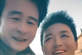 老婆是罕见病   线粒体脑肌病  现在医学技术无法治疗  老婆得病己有二十年  去年病情复发严重   造成生活无法自理  影响身体各个器官  首先眼睛看不清楚   头脑光知道  但说不出话来  只能有些简单的沟通 大小便宜常  这病无法来控制  不知什么时候病又复发  每一次复发都会造成脑部细胞伤害  只能天天陪伴着老婆每一天  照顾她衣食住行  尽最大努力  有责任地让她生活地好点  精神开心点  如果上天有好生之德  让我老婆奇迹再现  康复如初😭#原创视频 #记录抖音记录美好生活 #患难夫妻 #抖音正能量 @抖音热点
