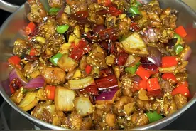 简单又美味的干锅鸡#妈呀太香了 #干锅鸡 #干锅鸡的家常做法视频封面