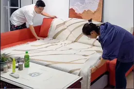 这周婆婆他们就到了，卧室的窗帘很不遮阳，换了新的，能住的舒服一些 客厅的沙发也是可以打开来使用的，提前打扫出来#记录真实生活 #北漂生活 #小夫妻日常#下班后的日常 #普通的一天视频封面