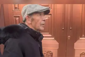 👍优秀企业家，刘强东的父亲刘志成，估计是全村唯一没收到红包的老人。#刘强东 #刘强东送年货 #宿迁光明村视频封面