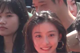 漂亮的她去年还是小演员，今年就成一线女明星了，还当上了女主角#胡连馨