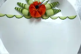 创意盘饰简单易学！#果蔬造型 #吃出仪式感 #摆盘技巧 #年夜饭 #蔬菜花样切法 @DOU+小助手 @抖音短视频视频封面