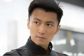“锋哥16岁签约的渊源” 杨老板亲口道出有高人指出#谢霆锋视频封面