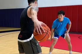 球生建议：矮个子把中投一段式改为二段式 #急停跳投视频封面