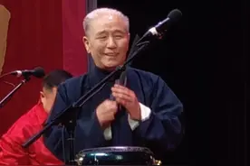 #马志明80岁再登天津舞台，表演京韵大鼓风采依旧，#台下观众祝少马爷长命百岁 #马志明#京韵大鼓@小石 @清茶🌻半盏视频封面