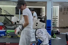 我们无法选择原生家庭 但可以决定用怎样的方式去爱 这是妈妈能给你 也是给我自己 最勇敢的成长礼物#陪你长大视频封面