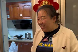 韩森说我喜欢吃排骨 第二天一整扇的排骨 婆婆就已经安排到位了#我们一家的平淡生活视频封面