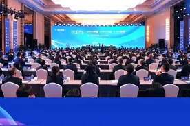 超常规思维、超常规力度、超常规举措 ——恒力集团2025年高级管理人员工作会议视频封面
