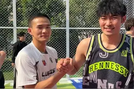 我俩这个组合起个什么名字好呢@就叫杨少炜 #轩尼诗 #轩尼诗xNBA #TheSpiritOftheNBA#没你不成局#前滩太古里视频封面