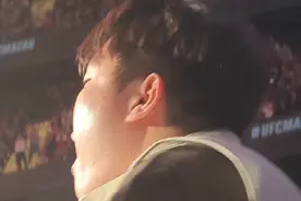 第一次现场看UFC把Bin高兴坏了喵 Bin哥好激动，好朋友张明扬第一回合就战胜对手，太强了中国力量！#ufc澳门 #张明扬 #bin #ufc视频封面