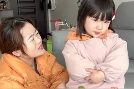不就吃了点她零食嘛，还让我发个狠誓有必要吗？#人小鬼大的小丫头 #小人精日常视频封面