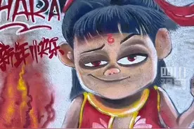 从电影里走出来了！2月9日，#深圳街头现哪吒涂鸦墙 引市民纷纷拍照打卡。@航拍深圳