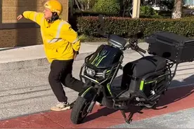 #外卖小哥 #袁富贵 #黑骑士更专业的外卖车品牌视频封面