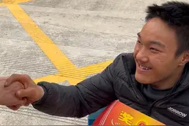 三年转瞬即逝，妹妹放假了，以为着高中生涯，也结束了您悉心教导的时光。这三年，您不仅传授知识，更塑造了她的品格。在这里跟您说一声：这些年麻烦您了，感恩有您！#记录真实生活 #我的乡村生活 #农村生活视频封面