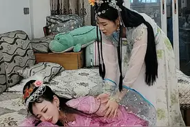 孙悟空在我的肚子里，这可如何是好啊！#铁扇公主 #角色扮演 #戏精上线 #西游记 #热门短剧推荐视频封面