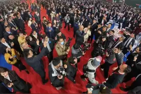 王者驾临！气场镇四方！ 全网唯一 狂发1亿 河南矿山2024年度盛典全网收视率首位！！！#河南矿山 #起重机厂家#龙门吊厂家 #行吊厂家 #天车 @起重机 任萬亿视频封面