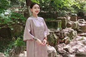 初心依旧在！ 发光的不一定是我，也有可能是衣服！ 晚上7点见 #源头优选在抖in #原创设计师品牌女装 #续吉视频封面