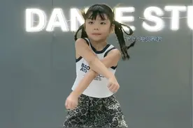 本来我以为6岁的小孩姐喜欢甜舞，没想到她选了帅气的编舞！ #萌娃 #90后带娃