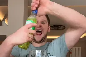 #喝出新高度 #是时候展现真正的技术了 #国外喝水哥怎么做到的 #喝水哥