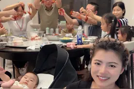 公公突然的宠爱，知道我馋小龙虾，直接买了11斤回来，虽然平时不善言辞，但一直把我当闺女一样细心疼爱#吃龙虾的季节 #公婆 #萌娃 #二胎视频封面