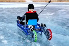 我研究的 电动狼牙破冰车 冰面防滑利器 #搞笑发明 #冰雪运动 #冰雪 #冰车 #滑冰 @DOU+小助手视频封面