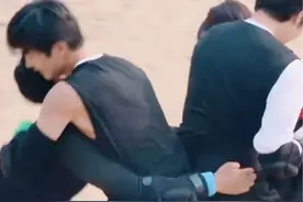 98%男生都做不到的偏爱他做到了！ #胡蔚江尚儒 #一枝南南 #忆江南cp #势均力敌的我们 #偏爱视频封面