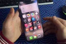 苹果15ProMax的品控这么烂的吗？钛金属边框的意义在哪里？视频封面