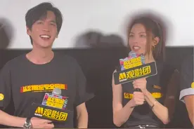 #钟楚曦说张若昀心理和实际年龄不符 #电影从21世纪安全撤离 首映现场，#钟楚曦 说#张若昀 在片场做饭“厨艺特别好”，就像18岁小孩儿一样~视频封面