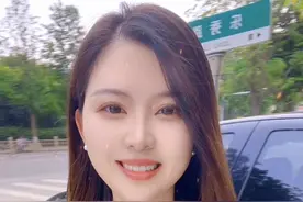 烟盒上写着吸烟有害健康，游戏里提醒你请勿沉迷游戏。一边关心你，一边消耗你，因为它们知道，你不会轻易离开它，所以才会肆无忌惮的伤害你！#情感共鸣视频封面