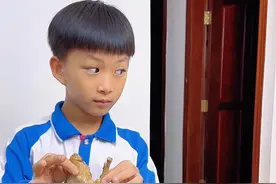 每次妹妹都把肉吃完，不剩给哥哥，今天哥哥学聪明了！ #坑妹妹的哥哥 #坑妹妹要趁早 #斗智斗勇的日常 #兄妹相爱相杀小日常#看一遍笑一遍视频封面