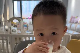 爸爸知道犯错并非你本意，但知错能改就是好宝宝，这次就当是付费买教训，以后不犯就好了#小由由 #你想来一块羊尾由嘛 #90后带娃视频封面