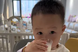 爸爸知道犯错并非你本意，但知错能改就是好宝宝，这次就当是付费买教训，以后不犯就好了#小由由 #你想来一块羊尾由嘛 #90后带娃视频封面