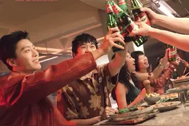 此时坐在工位上的我，有一种瞬间被点燃了的感觉！#范丞丞乌苏全球代言人 #付航乌苏啤酒品牌代言人 #浓人喝乌苏视频封面