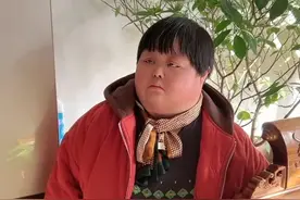 双双对哥哥的态度取决于她的马驹不能受委屈#高手过招 #双双日常小片段 #对侄子的爱 @小美的快乐生活视频封面