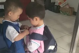 小云宝和西西上学去啦！记录孩子们上学的一天#一起长大一起玩耍 #上学🎒 #送娃上学视频封面