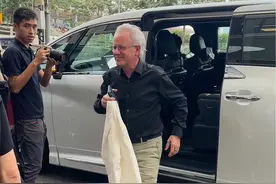 帕加尼创始人亲临香港来参加香港帕加尼新店盛大开业！现场非常的热闹，mike和杀马特洪永时也来到了现场！#路人视角 #帕加尼#香港 #洪永时视频封面
